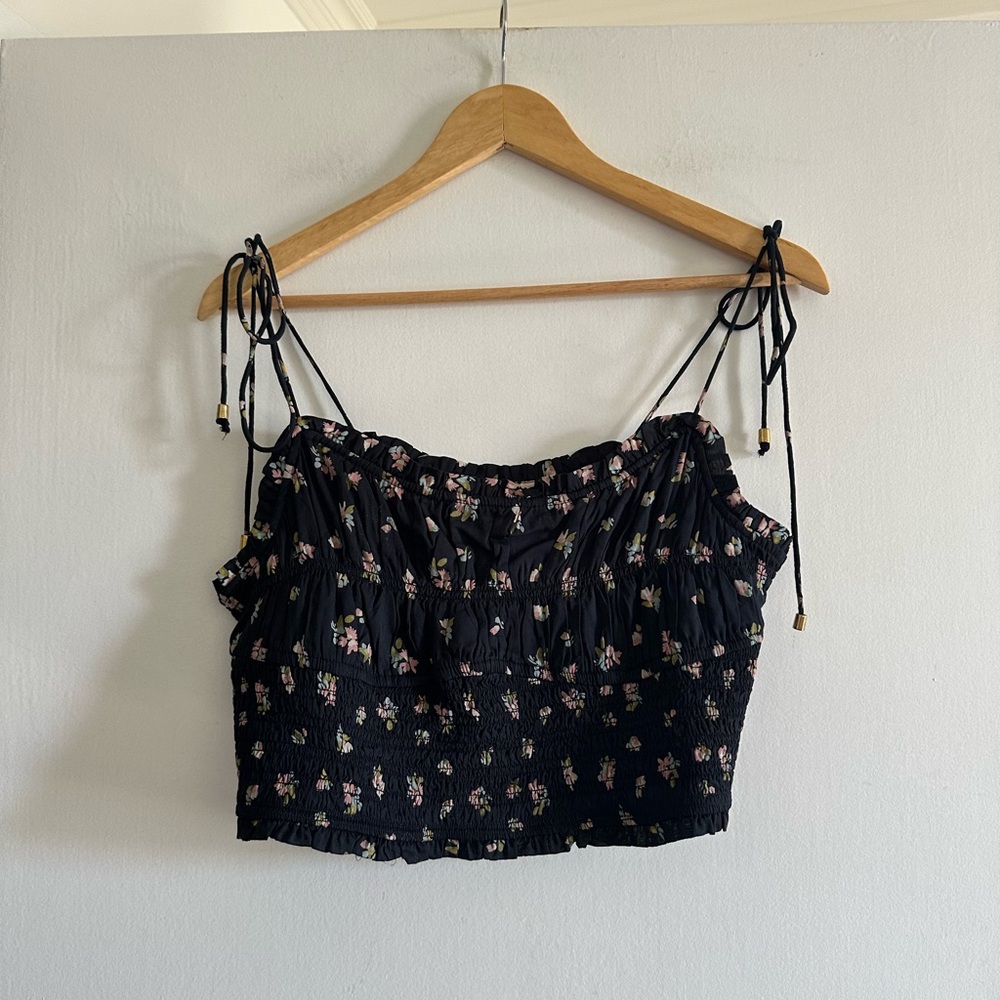 NWT Free People Kaia Smocked Tie Up Crop Top Black Floral Print size Medium - Picture 4 of 7